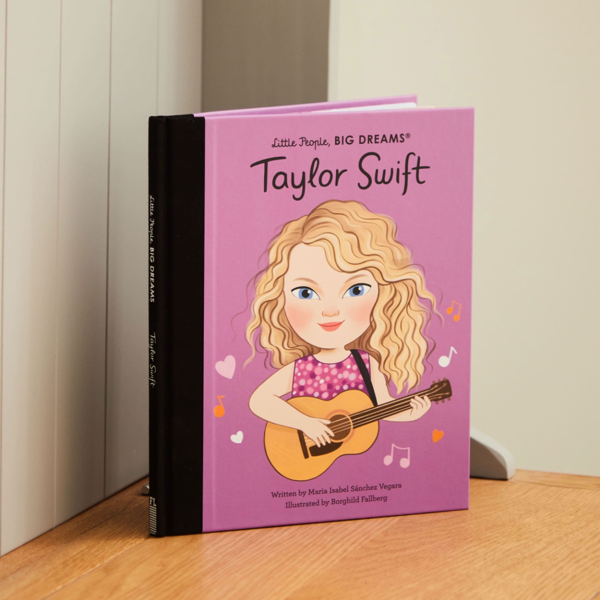 Personalised Little People Big Dreams Taylor Swift